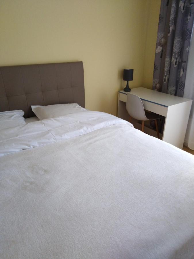 Chez Myla Chambre Avec Tv Ecran Plat Et Salle De Bain Privative Бурж Экстерьер фото